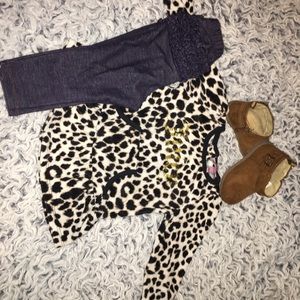 Juicy Couture Shirt/Thin Sweater